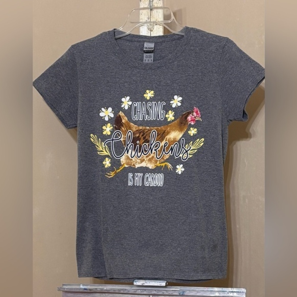 Gildan Charcoal Mardi Gras Chicken Graphic Tee Sz Medium